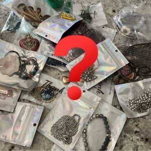 Mystery jewelry lot 10 pieces (wearable)